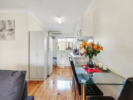 Two Bedroom Unit - Close to the Beach! - Photo 2
