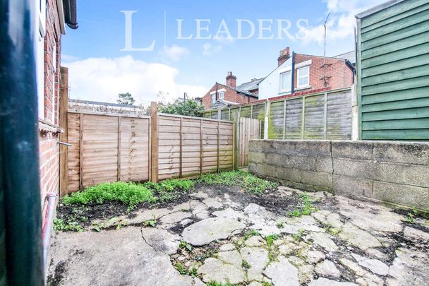 1 bedroom terraced to rent Fairfax Road, Colchester, Essex, CO2 - Photo 1