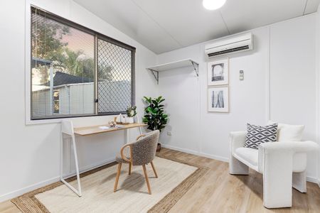 4-Bedroom Home with Huge Entertaining Deck - Photo 4