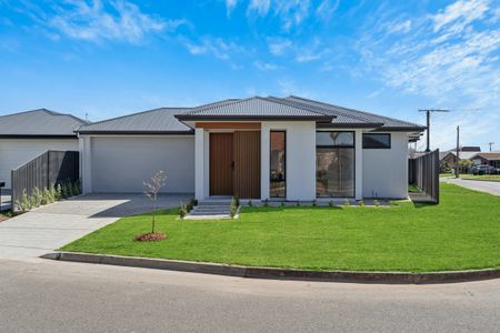 21A Merlin Road, Fulham Gardens SA 5024 - Photo 2