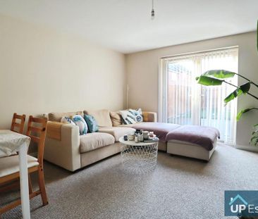 3 bedroom end of terrace house to rent - Photo 2