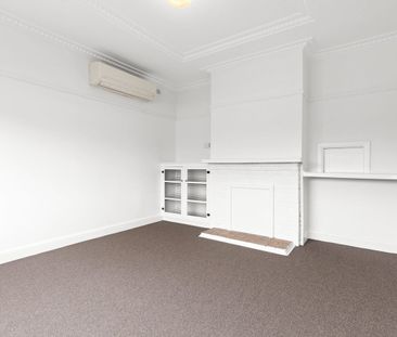 Bright & Spacious 2-Bedroom Home in Convenient Werribee Location - Photo 1
