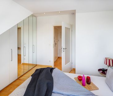 Quiet attic apartment with a beautiful view - Photo 3