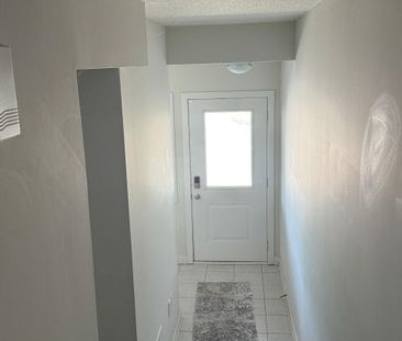 For Lease - 590 N Service Road Unit# 132, Hamilton, Ontario - Photo 1