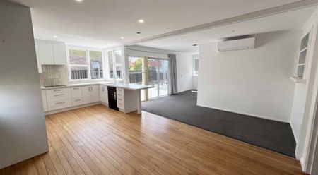 Newly Renovated Gem in Prime Hamilton East Location - Photo 2