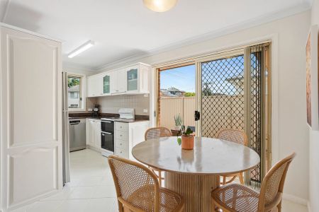 Modern Villa Living in the Heart of Wollongong - Photo 5