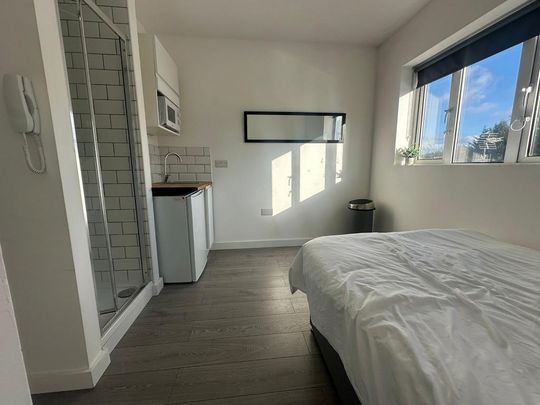 Studio to rent - Photo 1