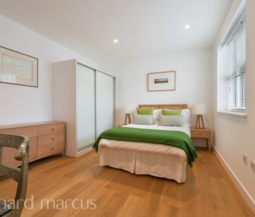 Bromyard Avenue, London - Photo 2