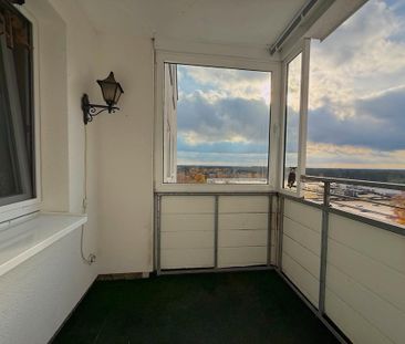 Helle Wohnung mit Fernblick, Einbauküche und Loggia. - Photo 5