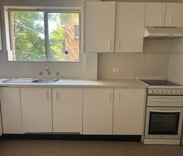 Spacious and Affordable 2-Bedroom Unit – Prime Location - Photo 4