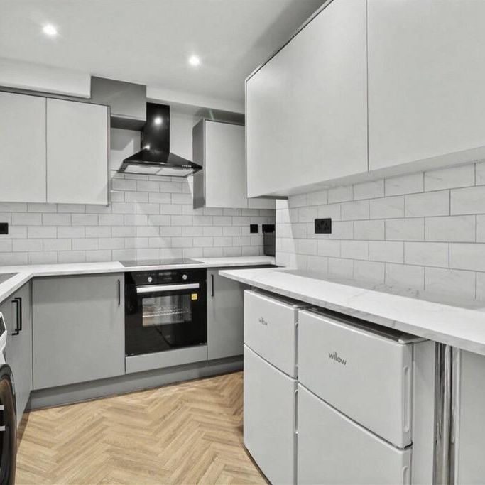 1 bedroom in a house share to rent - Photo 1