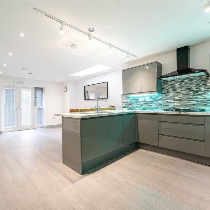 6 bedroom house to rent - Photo 1