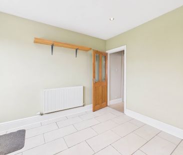 39 Broxholme Road, S8 - Photo 2