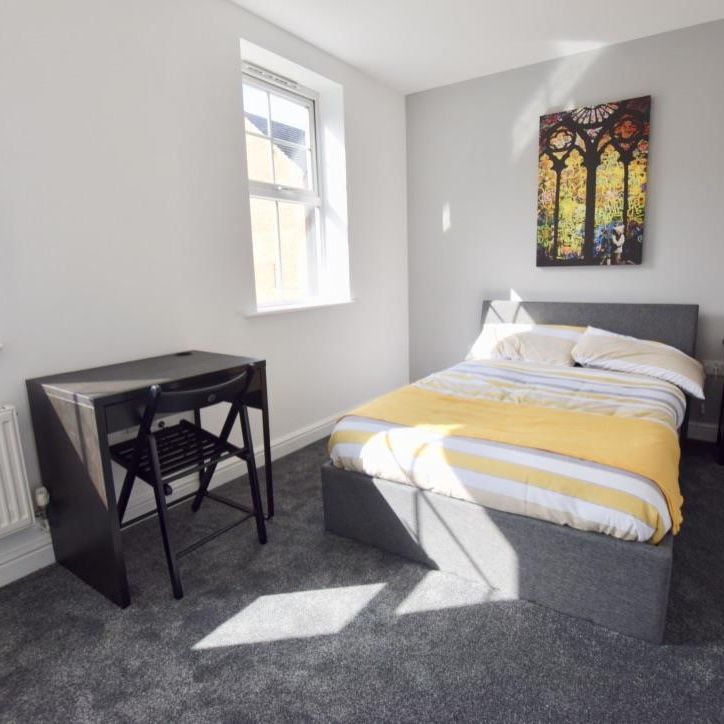 Room 1, 2 Silken Court - 2 Silken Court, Nuneaton - PROFESSIONAL BILLS INCLUDED HOUSE SHARE ENSUITE - Photo 1