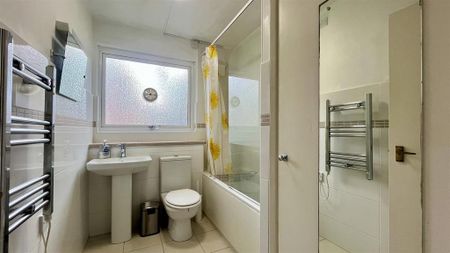 Studio to rent - Photo 5