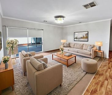 Huge Family Home - Photo 6