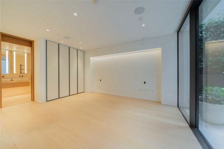 3 bedroom flat to rent - Photo 4