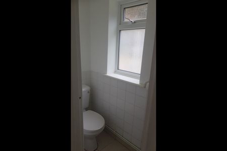 1 Bed Flat, Woodside Court, SO17 - Photo 4