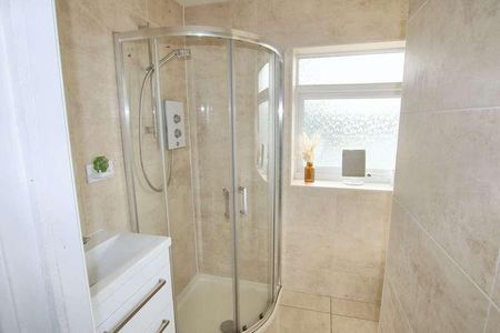 Warrington Road, Widnes, WA8 - Photo 5