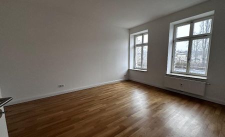 Traumhafte Denkmal-Wohnung mit Lift, Balkon, Parkett, Design Bad - Photo 3