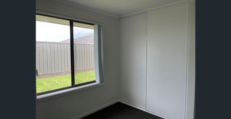 Spacious Four Bedroom Home .. - Photo 5