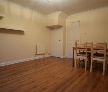 Norbury Avenue, Watford - Photo 2