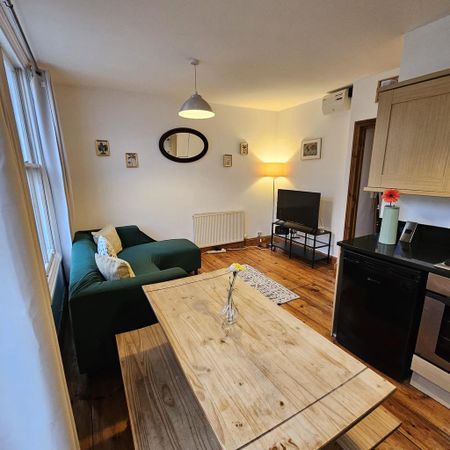 1 bedroom flat to rent - Photo 2