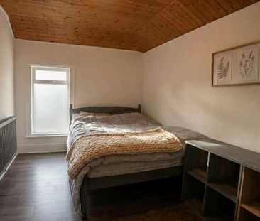 3 bedroom semi-detached house to rent - Photo 6