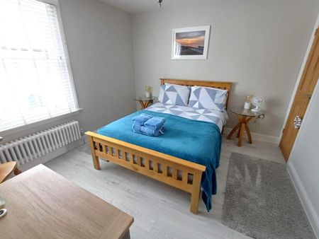 3 bedroom terraced house to rent - Photo 4
