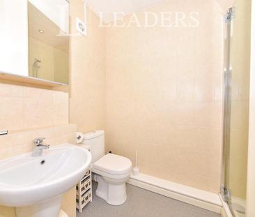 1 bedroom in a house share to rent - Photo 6