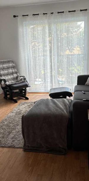 4 1/2 libre mi-novembre, semi meublé, WIFI inclus - Photo 1