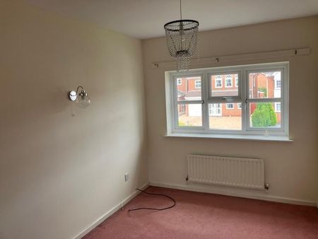 4 bedroom detached house to rent - Photo 5