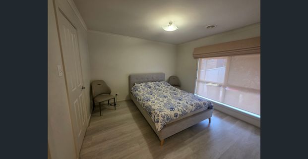 2 BEDROOM TOWNHOUSE IN QUIET COMPLEX - Photo 1