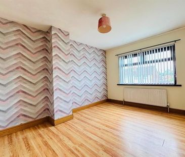 12 Ballyhenry Avenue, Glengormley, Newtownabbey, BT36 5AZ - Photo 3