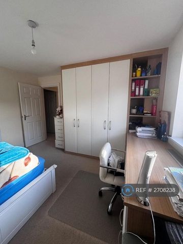 4 bedroom detached house to rent - Photo 3