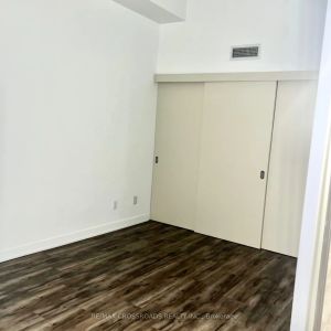 126 Simcoe Street #702 - Photo 2