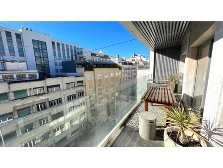 2 room luxury Duplex for rent in Santo António, Lisbon - Photo 2