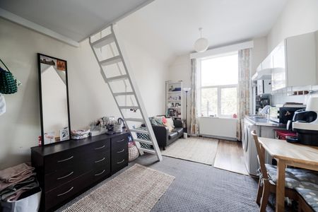 Studio Flat, Cromwell House, SW5 - Photo 2