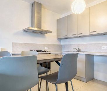 Appartement te huur in Tournai voor € 800 met 1 slaapkamer - Photo 5