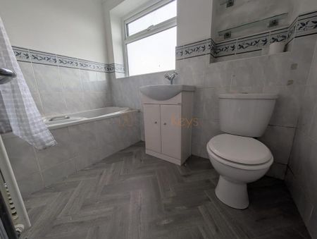 3 bedroom terraced house to rent - Photo 5