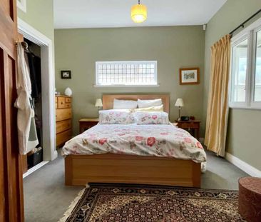 Charming 1920s Bungalow - Photo 2