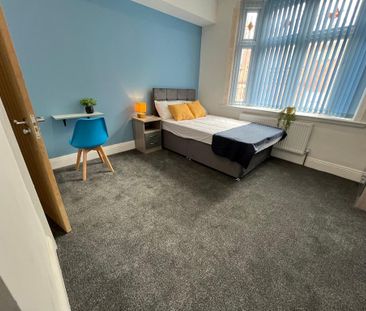 1 bedroom in a house share to rent - Photo 2