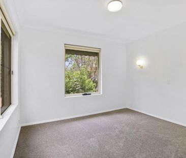 Conveniently Located Family Townhouse - Photo 4