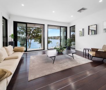 Prestige Deep Waterfront Residence – a Rare Lifestyle Opportunity - Photo 1