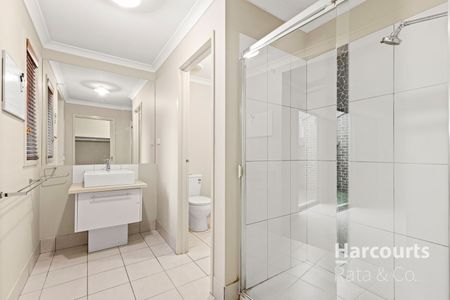 Spacious Family Living with Modern Comforts - Photo 4