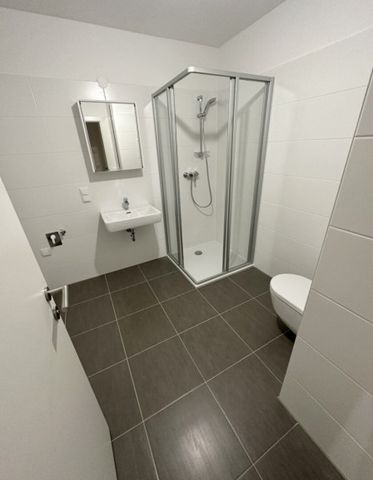 Moderne 2 Zi Wohnung mit Balkon - MIETFREI bis 15.12! (nahe U1) - Photo 4