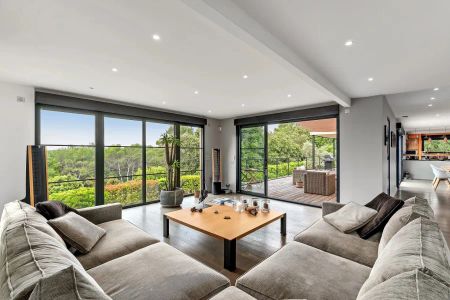 Arrière-pays cannois - Splendide villa contemporaine - Photo 2