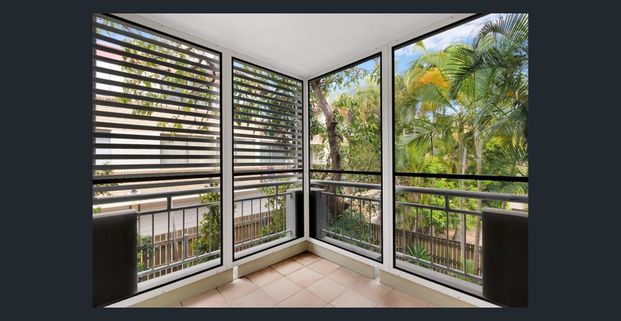 Prime Location Refurbished 2-Bedroom Unit with Ensuite Bathrooms - Photo 1