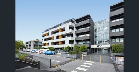 Modern Apartment Living with Exceptional Convenience - Photo 5