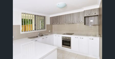 LARGE 2 BEDROOM 2 BATHROOM TOWNHOUSE + STUDY Rent Increase 27/07/2026 to $620 p/w - Photo 5